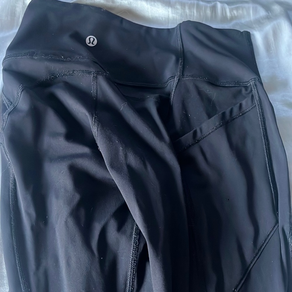 Black lulu leggings with pockets and reflectors